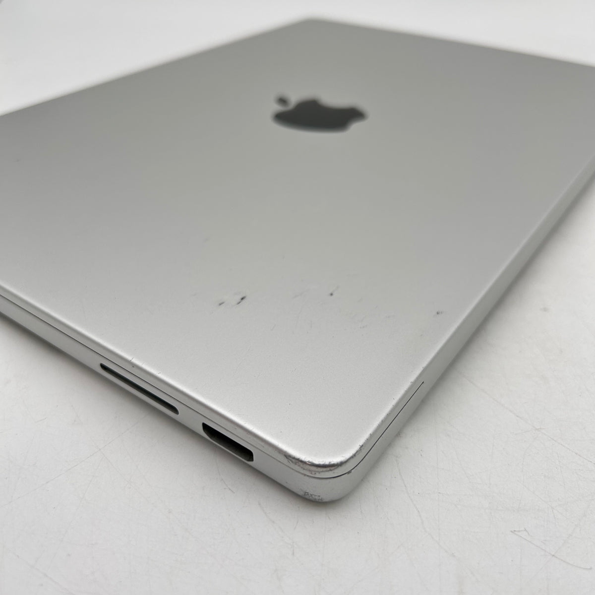 2023 Apple MacBook Pro 14" M3 8C GPU 4.0GHz 8GB RAM 512GB SSD A2918