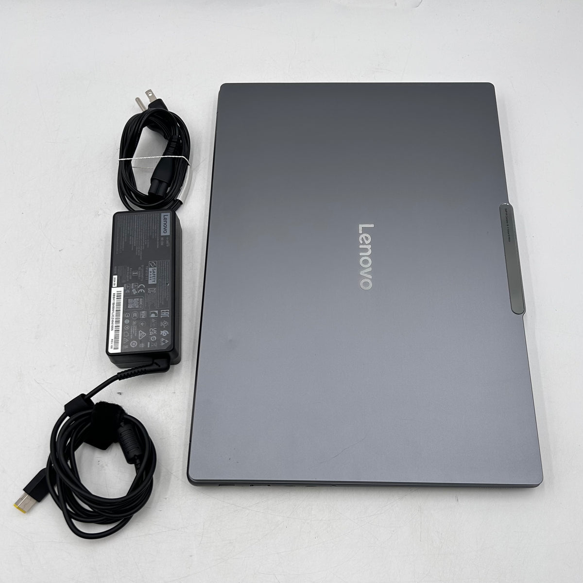 Lenovo Yoga Pro 9 16iah10 16" Core Ultra 9 32GB RAM 1TB SSD GeForce RTX 5050