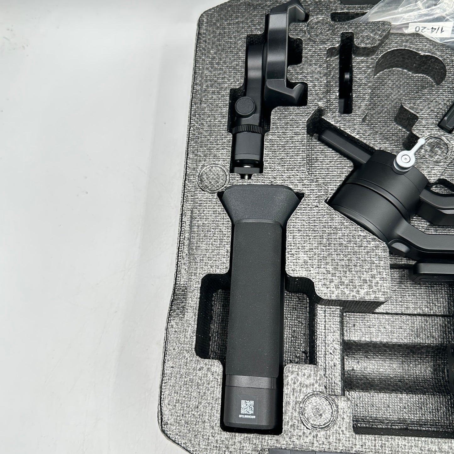 DJI Ronin SC  3-Axis Gimbal Camera Stabilizer R18