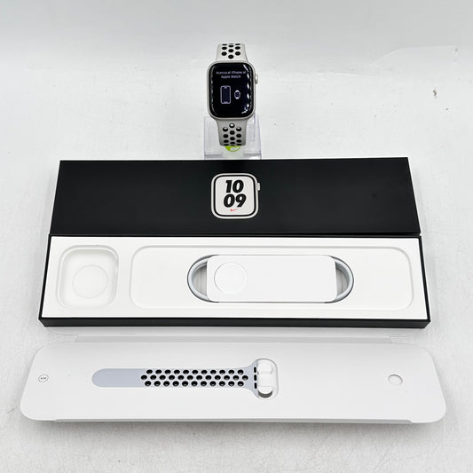 Factory Unlocked Apple Watch Nike Series 7 45MM Starlight Aluminum + Extras READ