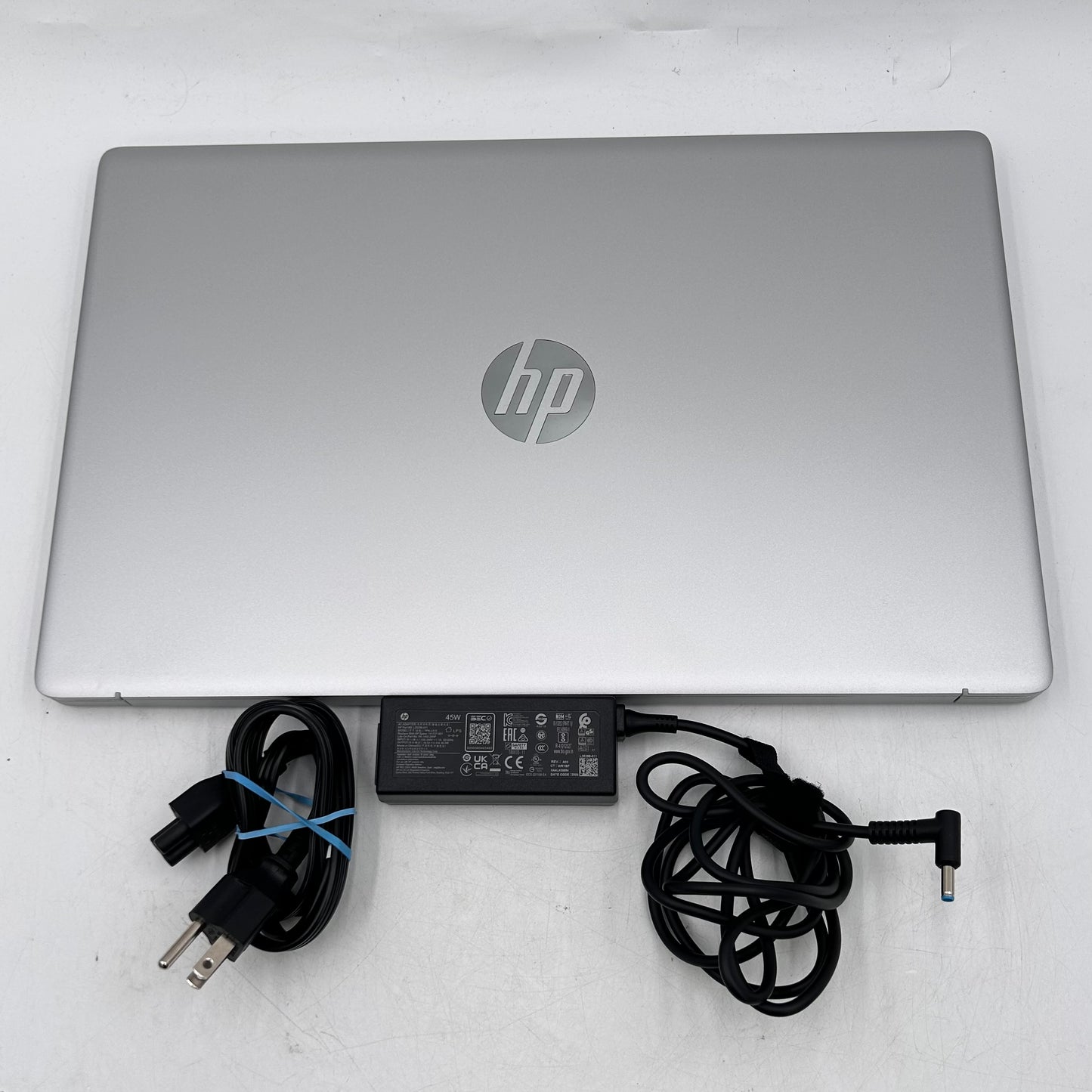 HP Laptop 17-CP2025DX 17" Ryzen 5 7520U 2.8GHz 8GB RAM 512GB SSD