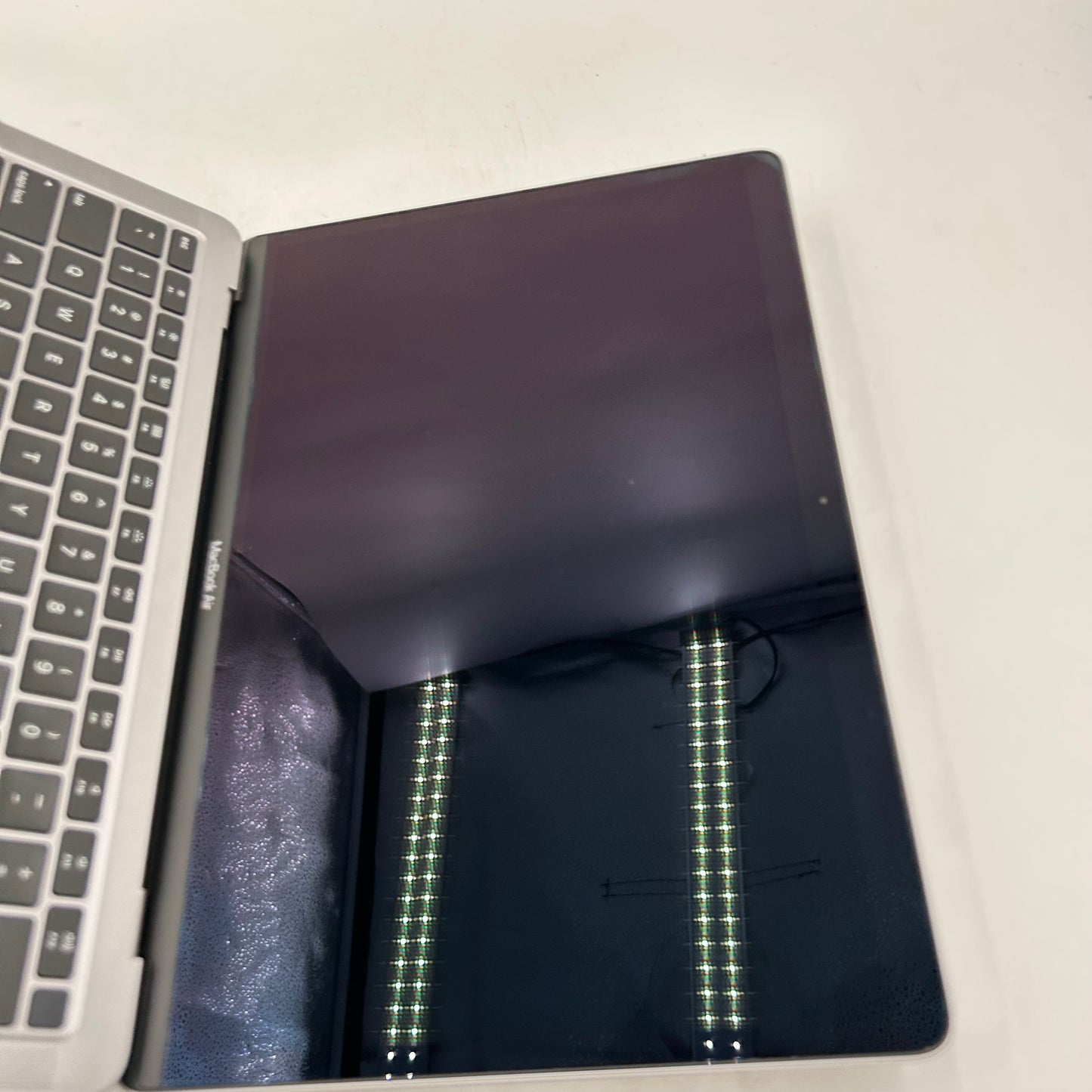 2020 Apple MacBook Air 13.3" i3 1.1GHz 8GB RAM 256GB SSD Space Gray A2179