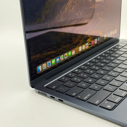 2024 Apple MacBook Air 13.6" M3 8C GPU 4.0GHz 8GB RAM 256GB SSD A3113