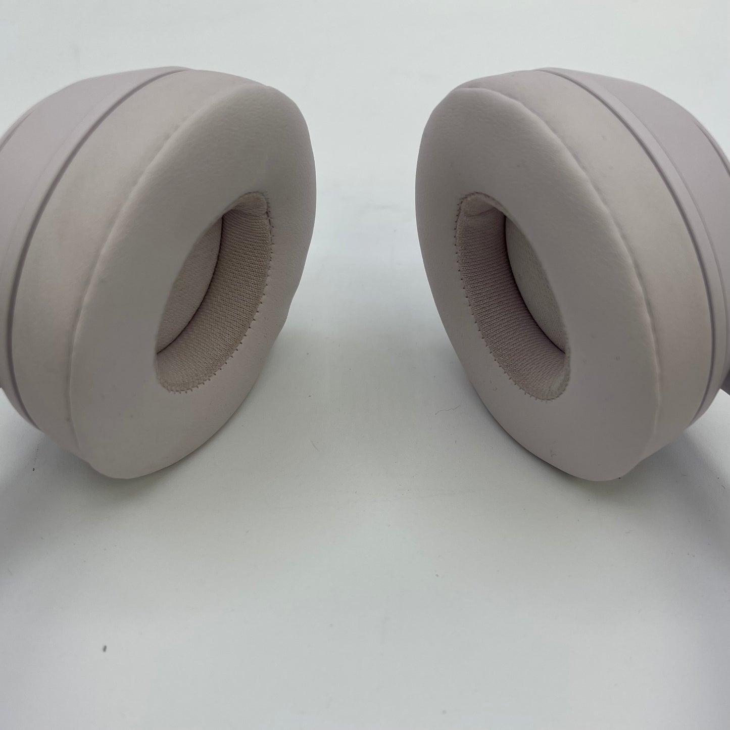 Beats Solo4 Wireless On-Ear Bluetooth Headphones Cloud Pink A3140