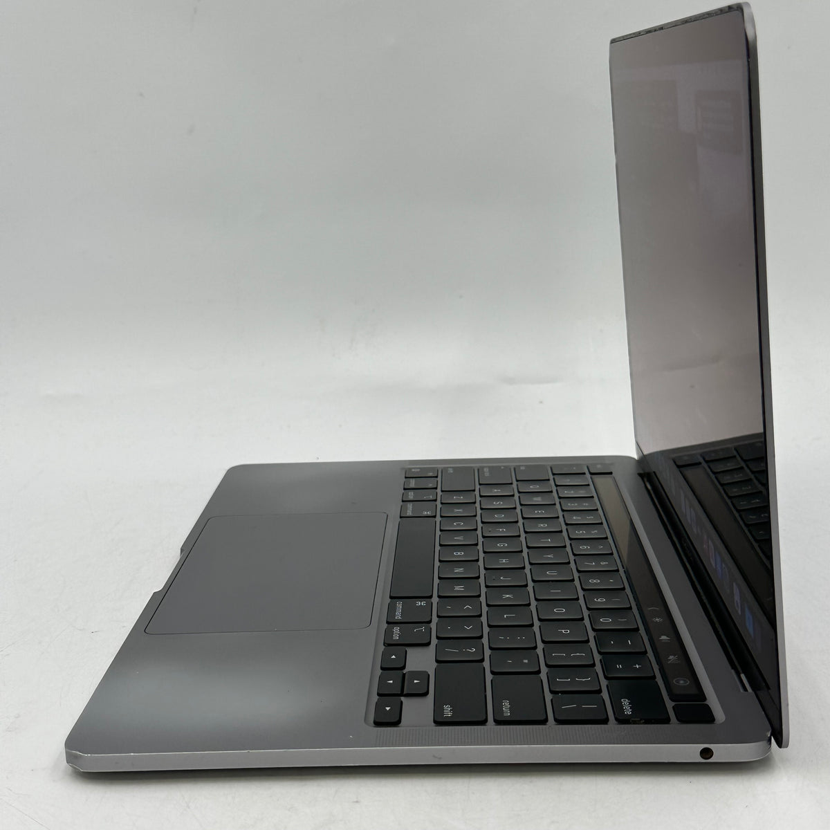 2020 Apple MacBook Pro 13.3" M1 8C GPU 3.2GHz 8GB RAM 256GB SSD A2338