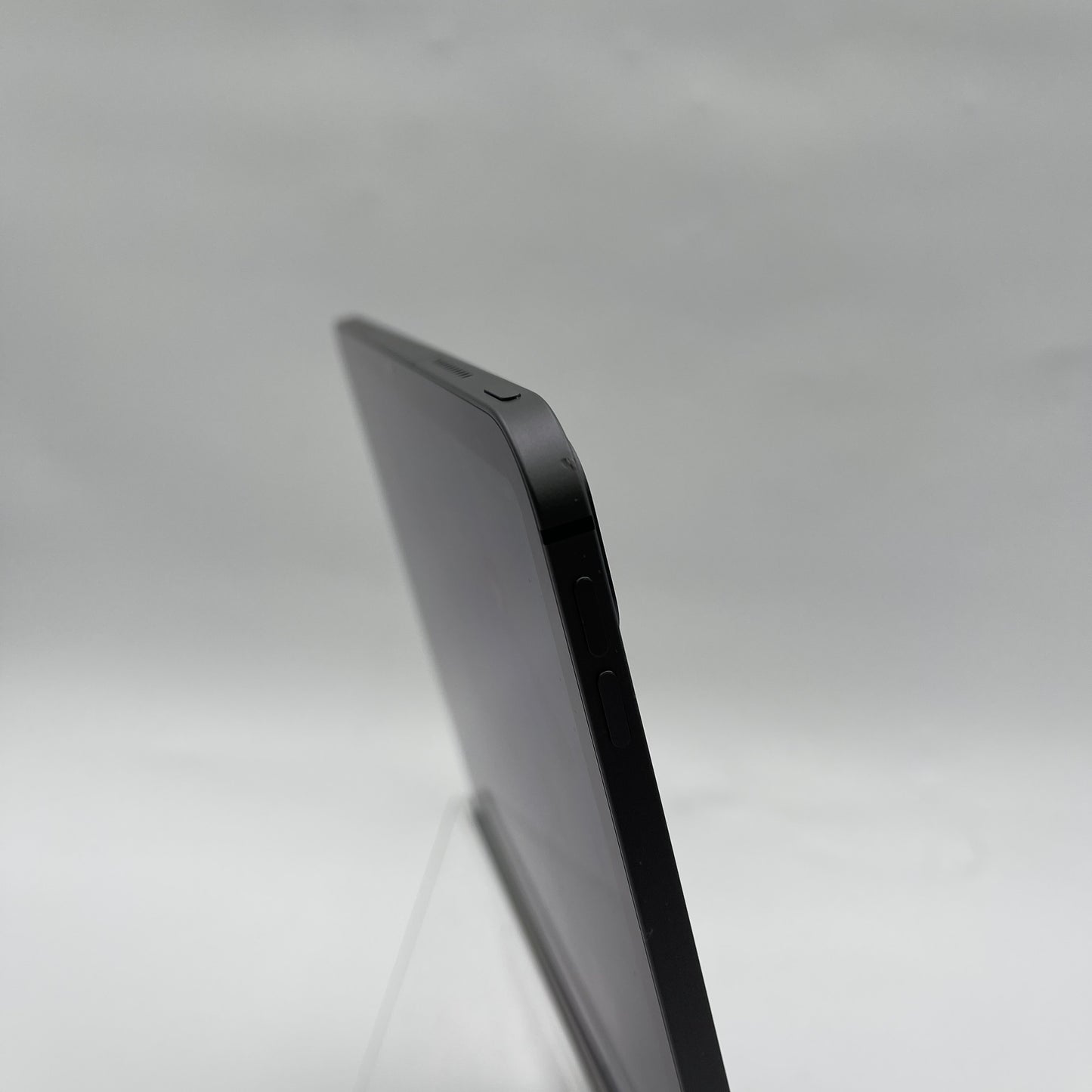 Unlocked Apple iPad Pro 12.9" 5th Gen 2TB Silver NHP43LL/A w/ Pencil & Keyboard