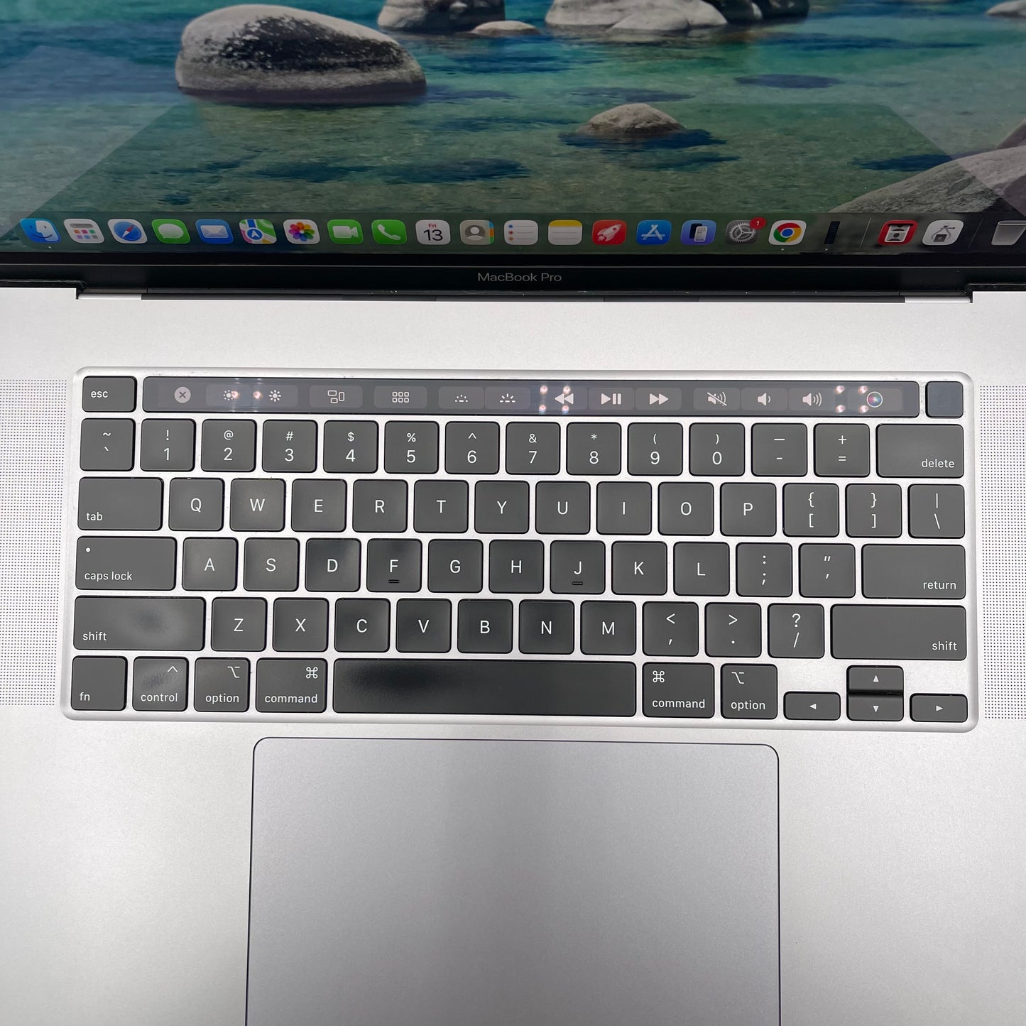 2019 Apple MacBook Pro 16" i9 2.3GHz 16GB RAM 1TB Silver A2141 Radeon Pro 5500M
