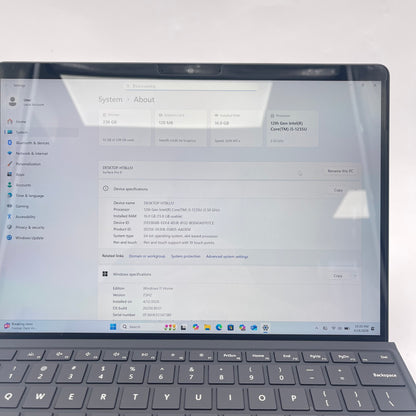 Microsoft Surface Pro 9 2038 13" i5-1235U 2.5GHz 16GB RAM 256GB SSD