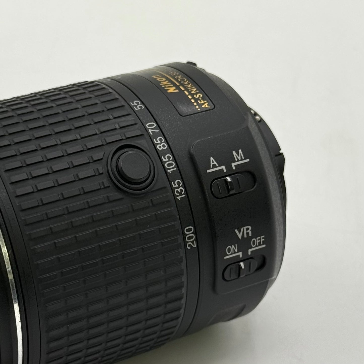 Nikon AF-S DX NIKKOR 55-200mm f4-5.6G ED VR II Zoom Lens F-Mount