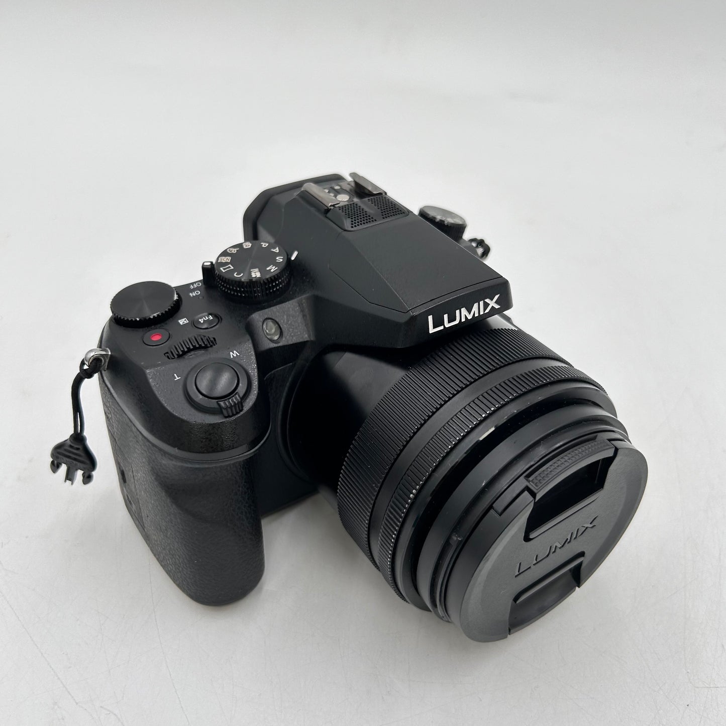 Panasonic Lumix DMC-FZ2000 20.1MP SuperZoom Bridge Camera 90 Shutter Count Read