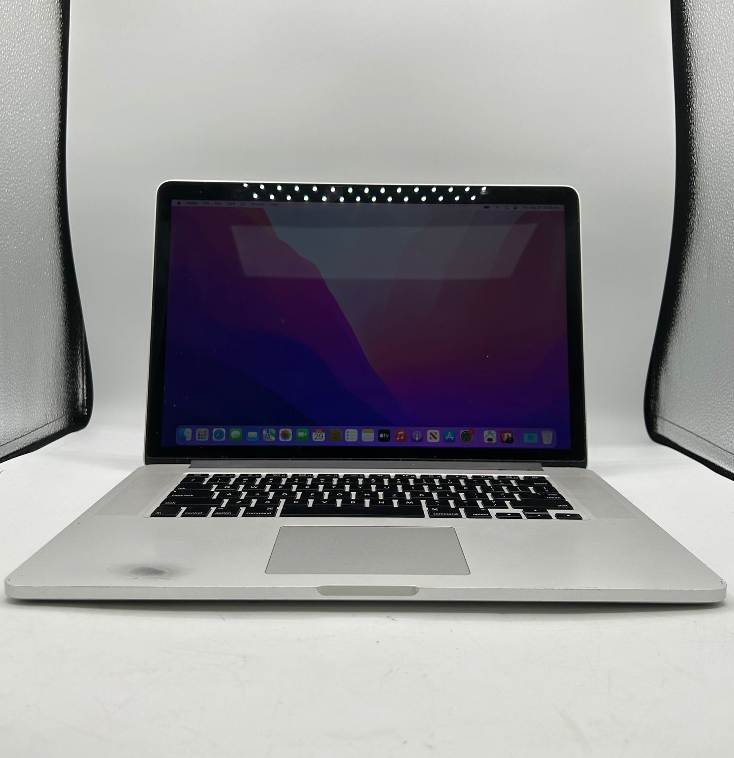 2015 Apple MacBook Pro 15.4" i7 2.2GHz 16GB RAM 256GB Flash Storage A1398 Cracked