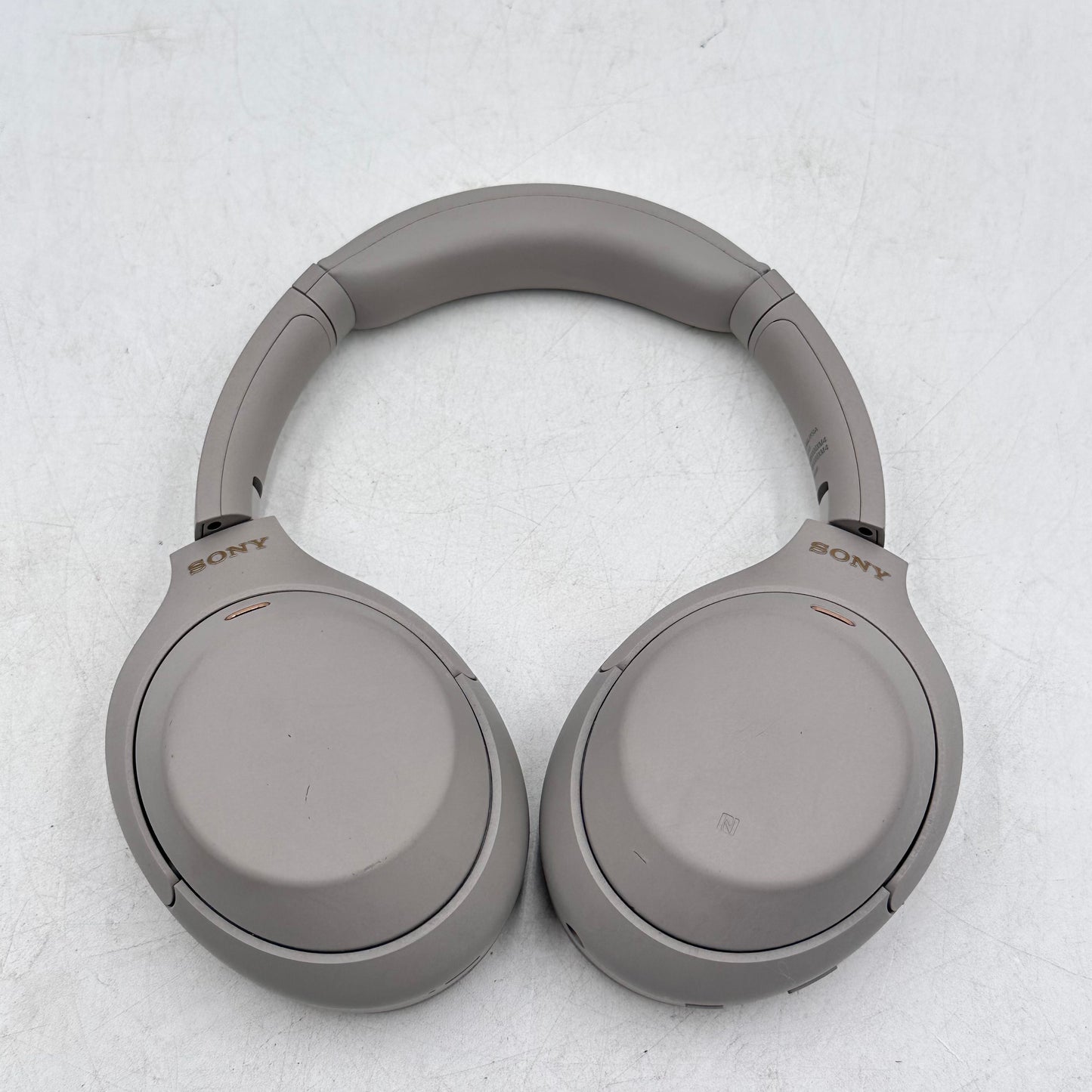 Sony WH-1000XM4 Noise-Cancelling Wireless Over-Ear Bluetooth Headphones White READ