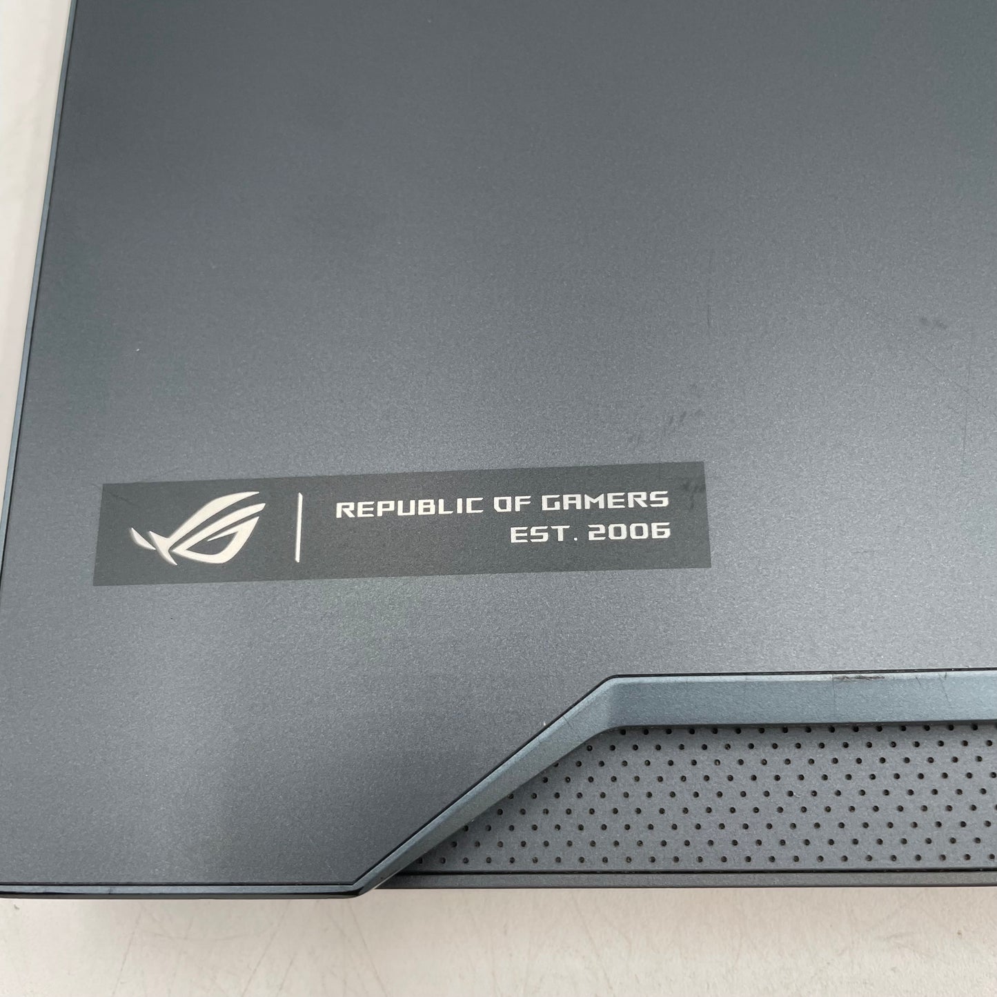 ASUS ROG Zephyrus M15 15.6" i7 2.6GHz 16GB RAM 512GB SSD GTX1660 Ti Hinge Damage