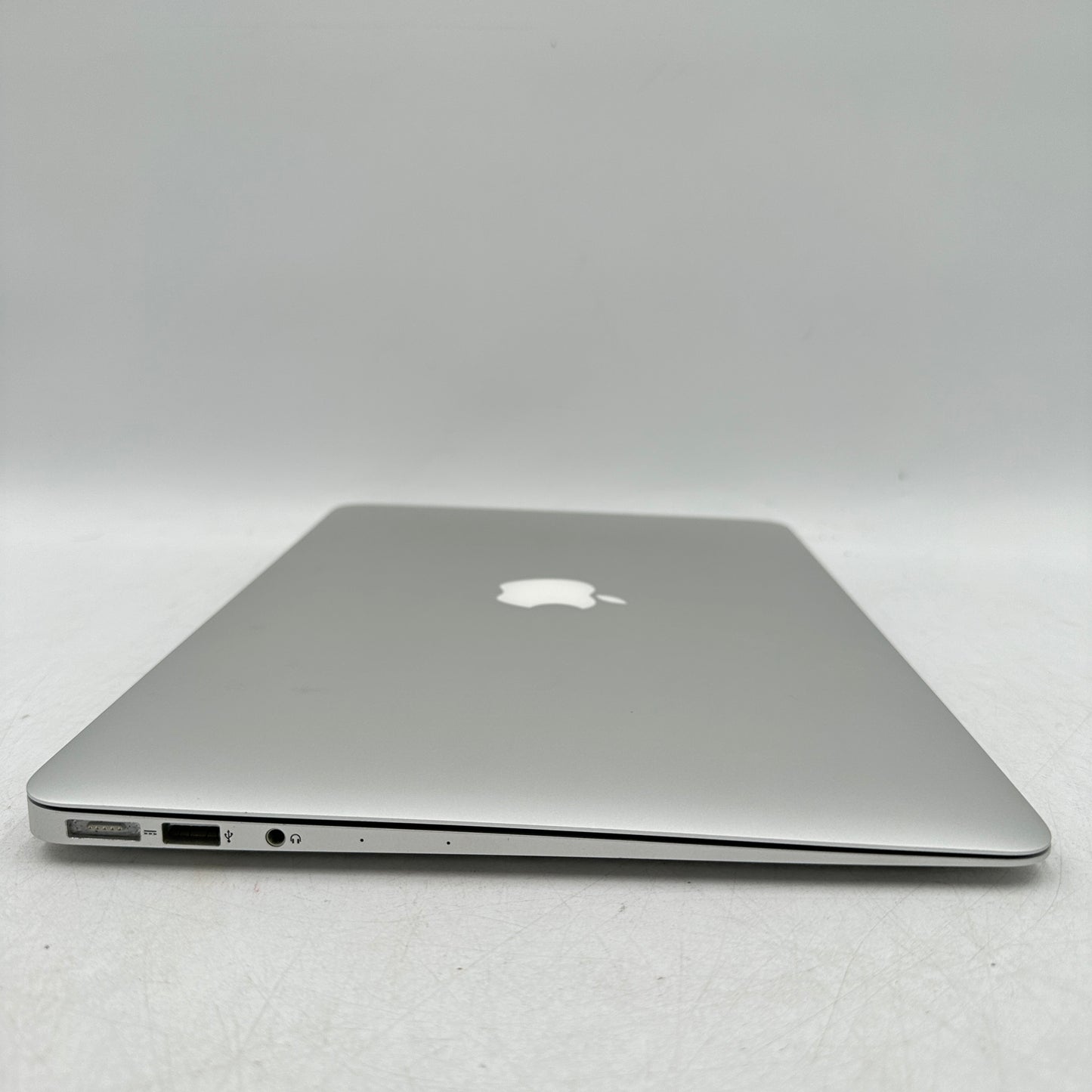 2015 Apple MacBook Air 13.3" i5-5250U 1.6GHz 4GB RAM 256GB SSD Silver A1466