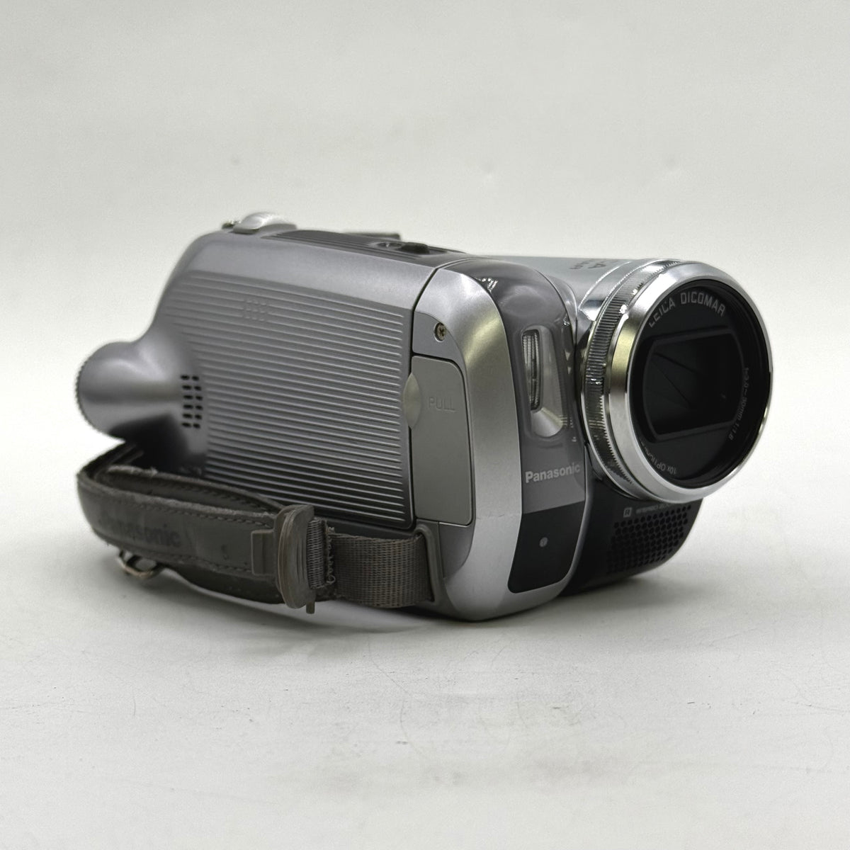 Panasonic 3CCD Optical Image Stabilizer MiniDV Digital Camcorder PV-GS300
