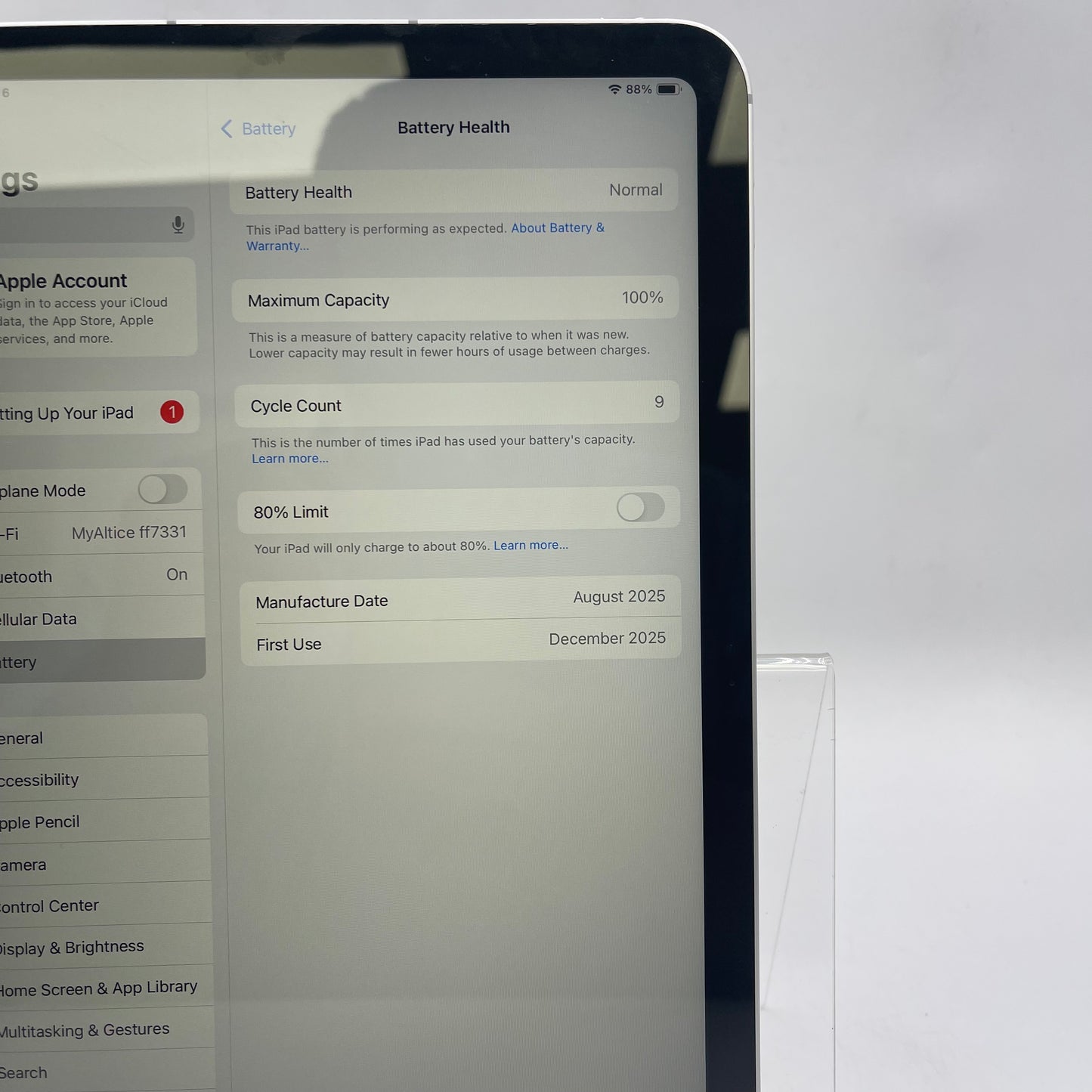 Unlocked Apple iPad 11" (A16) 128GB Silver MD7F4LL/A