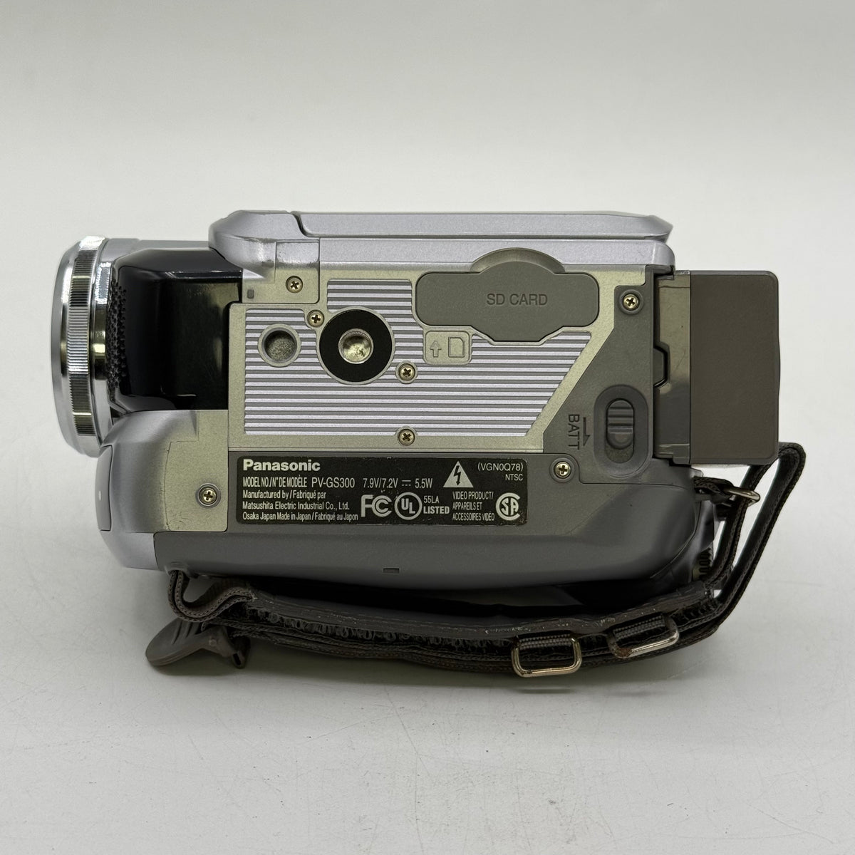 Panasonic 3CCD Optical Image Stabilizer MiniDV Digital Camcorder PV-GS300
