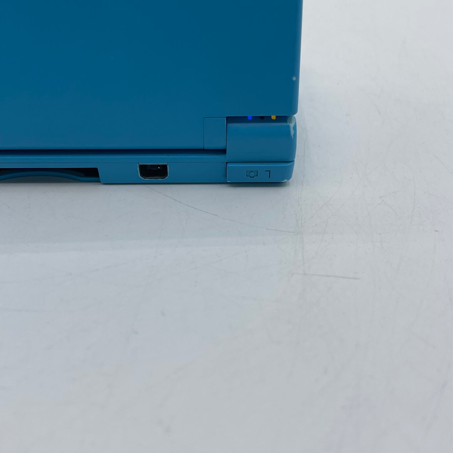 Nintendo DSi Handheld Game Console TWL-001 Aqua Blue