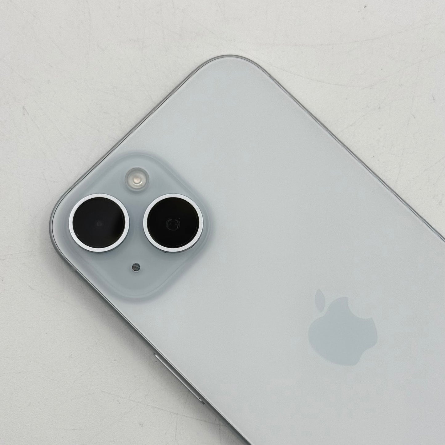 Factory Unlocked Apple iPhone 15 256GB Blue MTM73LL/A
