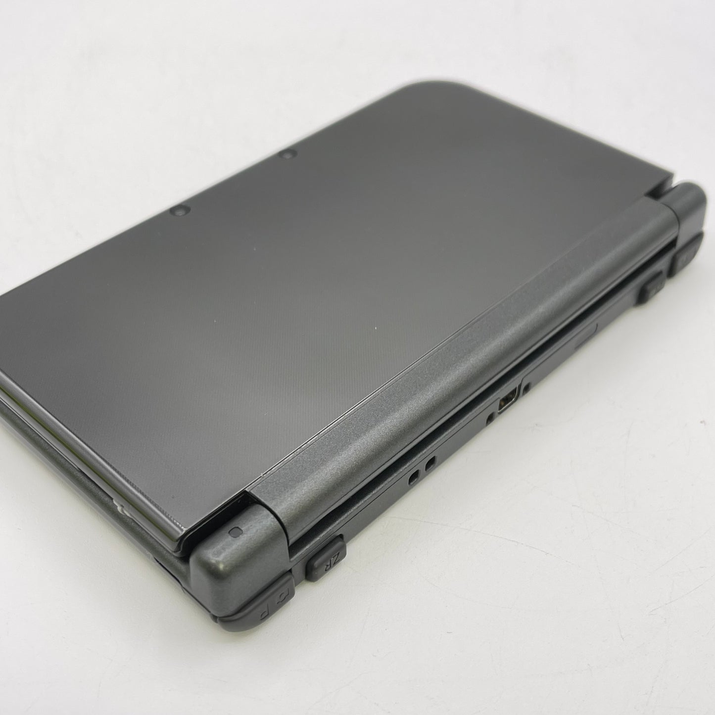 Nintendo 3DS XL Handheld Game Console RED-001 Metallic Gray