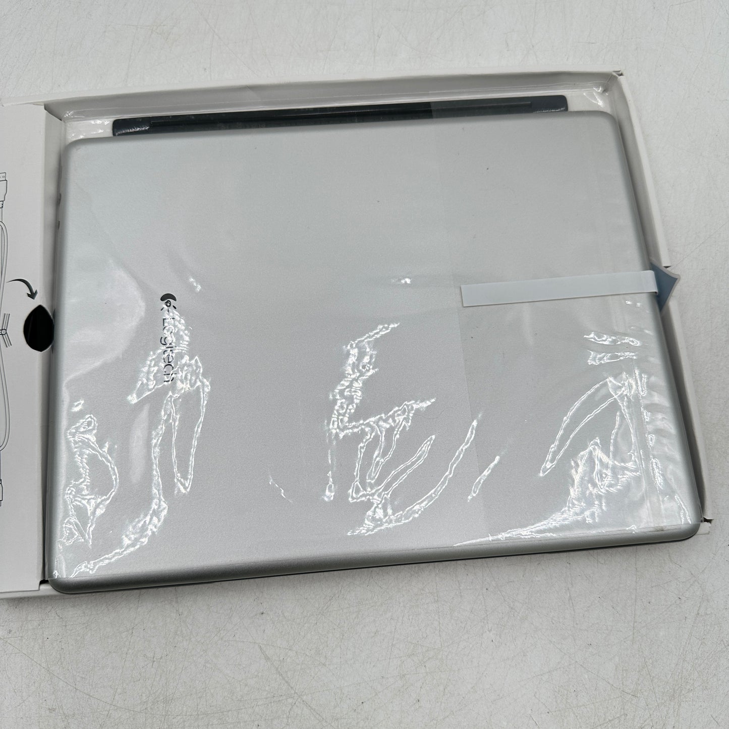 Logitech Ultrathin Keyboard Cover Y-R0032 Wireless iPad 2nd, 3rd and 4th Gen