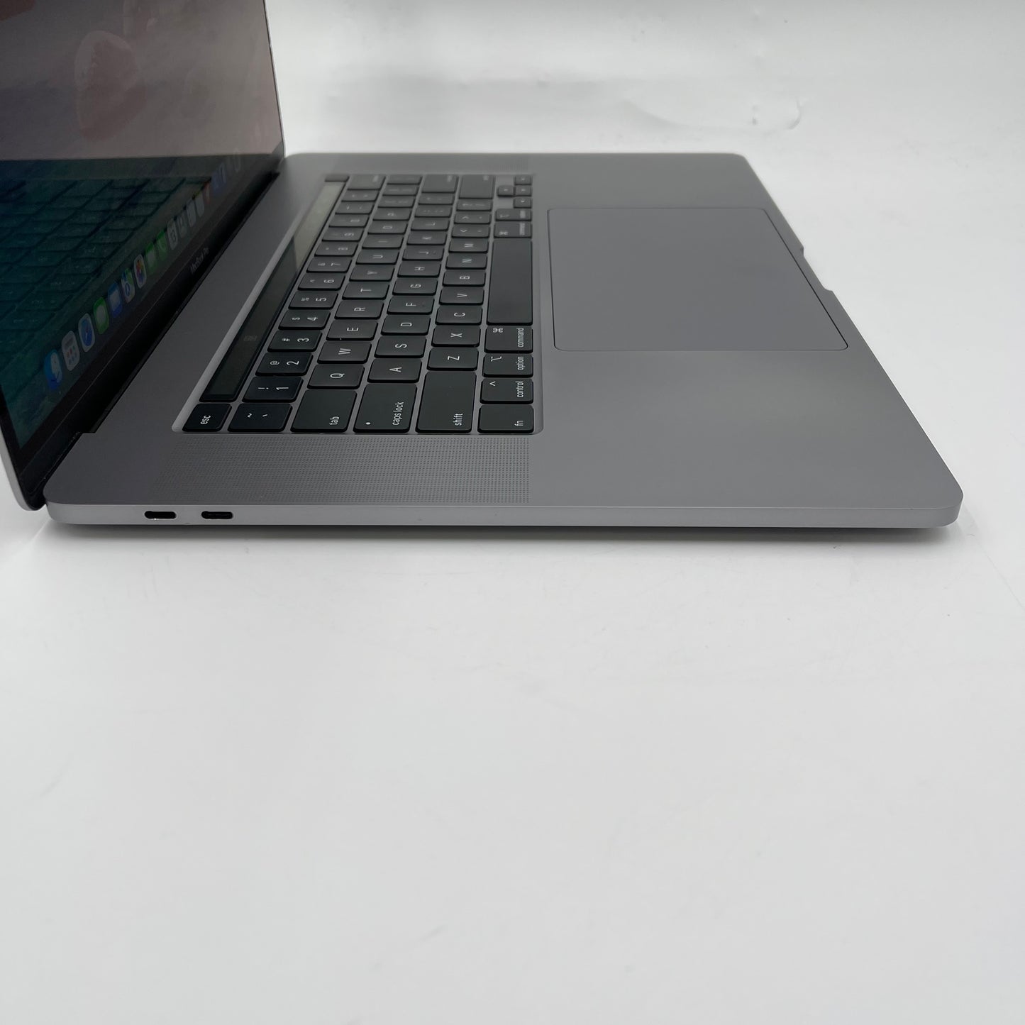 2019 Apple MacBook Pro 16" i9 2.3GHz 16GB RAM 1TB Silver A2141 Radeon Pro 5500M