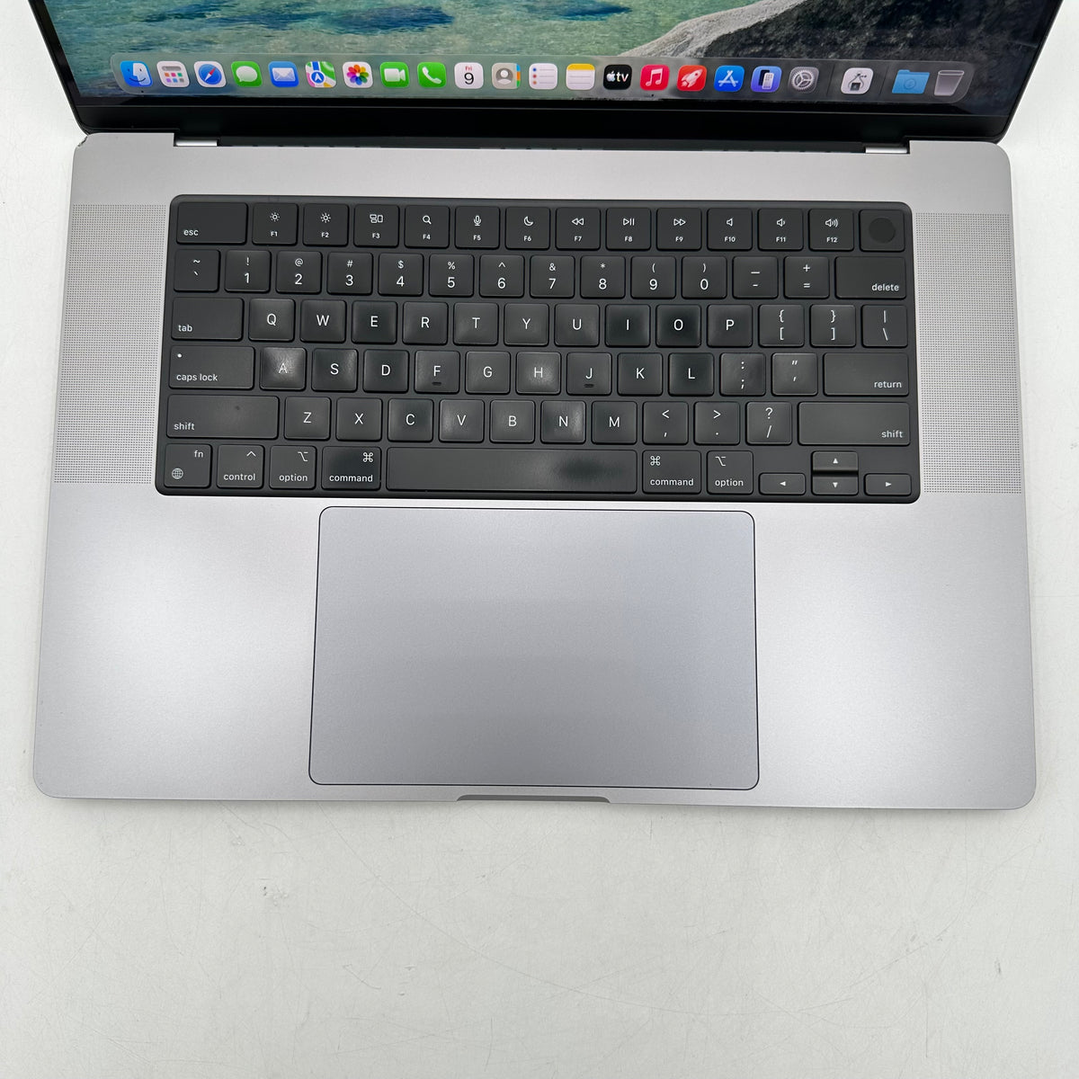 2021 Apple MacBook Pro 16" M1 Pro 16C GPU 3.2GHz 16GB RAM 512GB SSD A2485