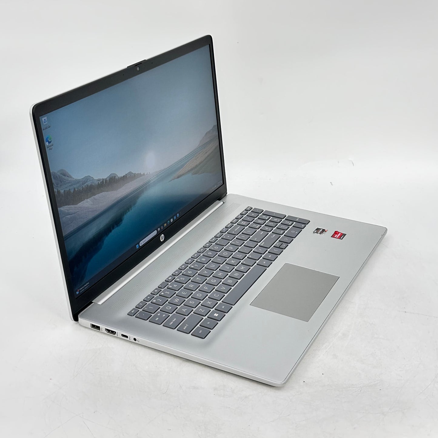 HP Laptop 17-cp3005dx 17" Ryzen 5 7430u 2.3GHz 8GB RAM 512GB SSD *READ