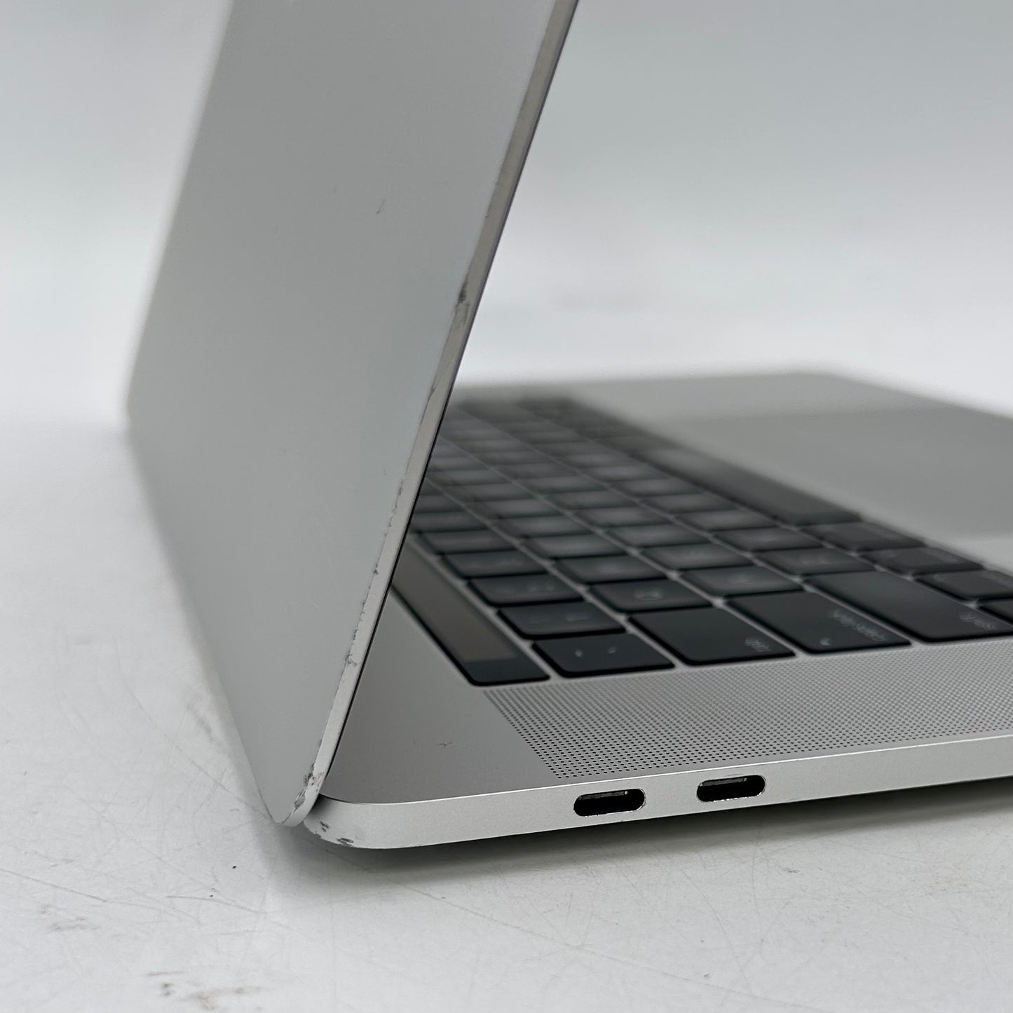 2018 Apple MacBook Pro 15" i7 2.7GHz 16GB RAM 1TB SSD Silver A1990 Read