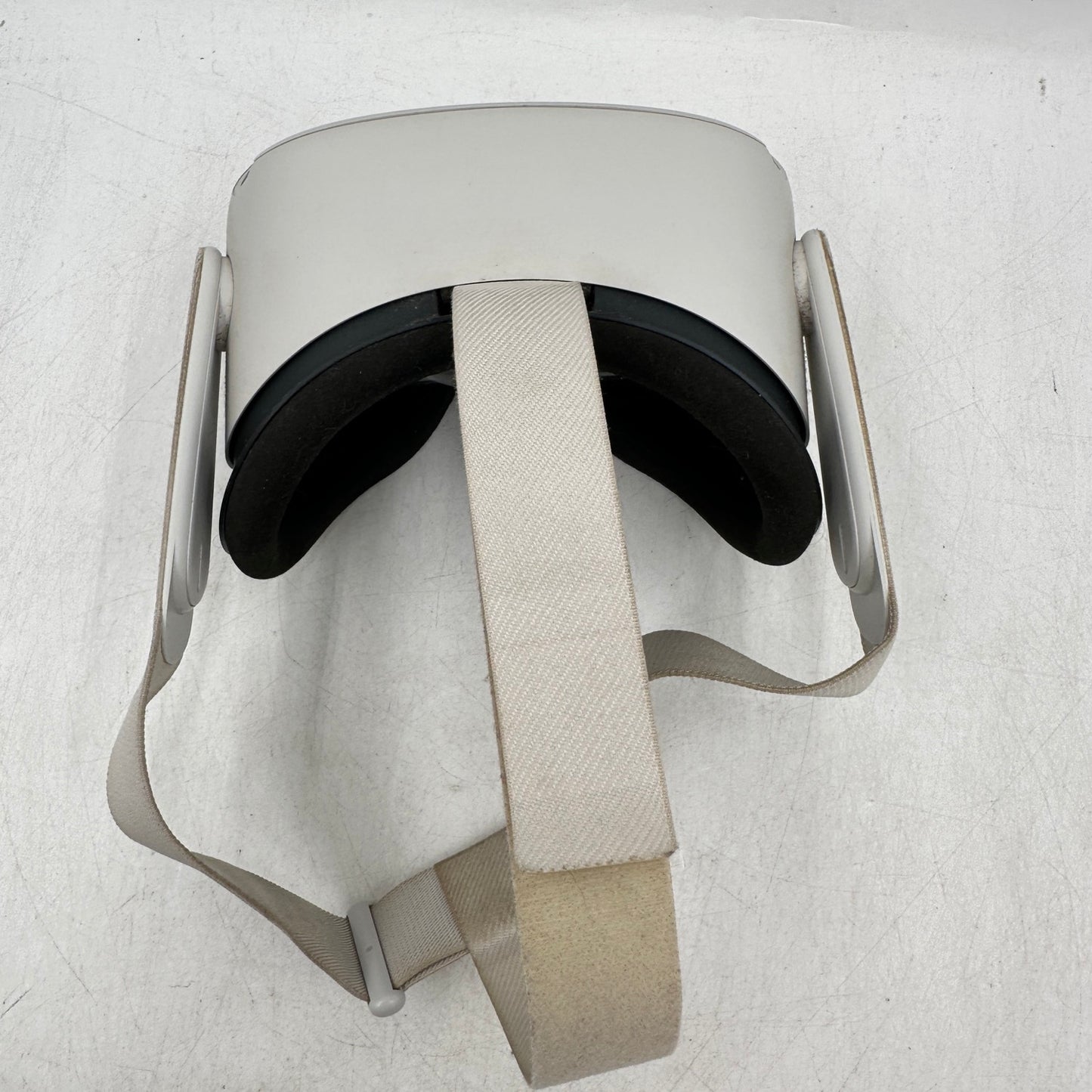 Oculus Quest 2 128GB Standalone All-in-One VR Headset KW49CM