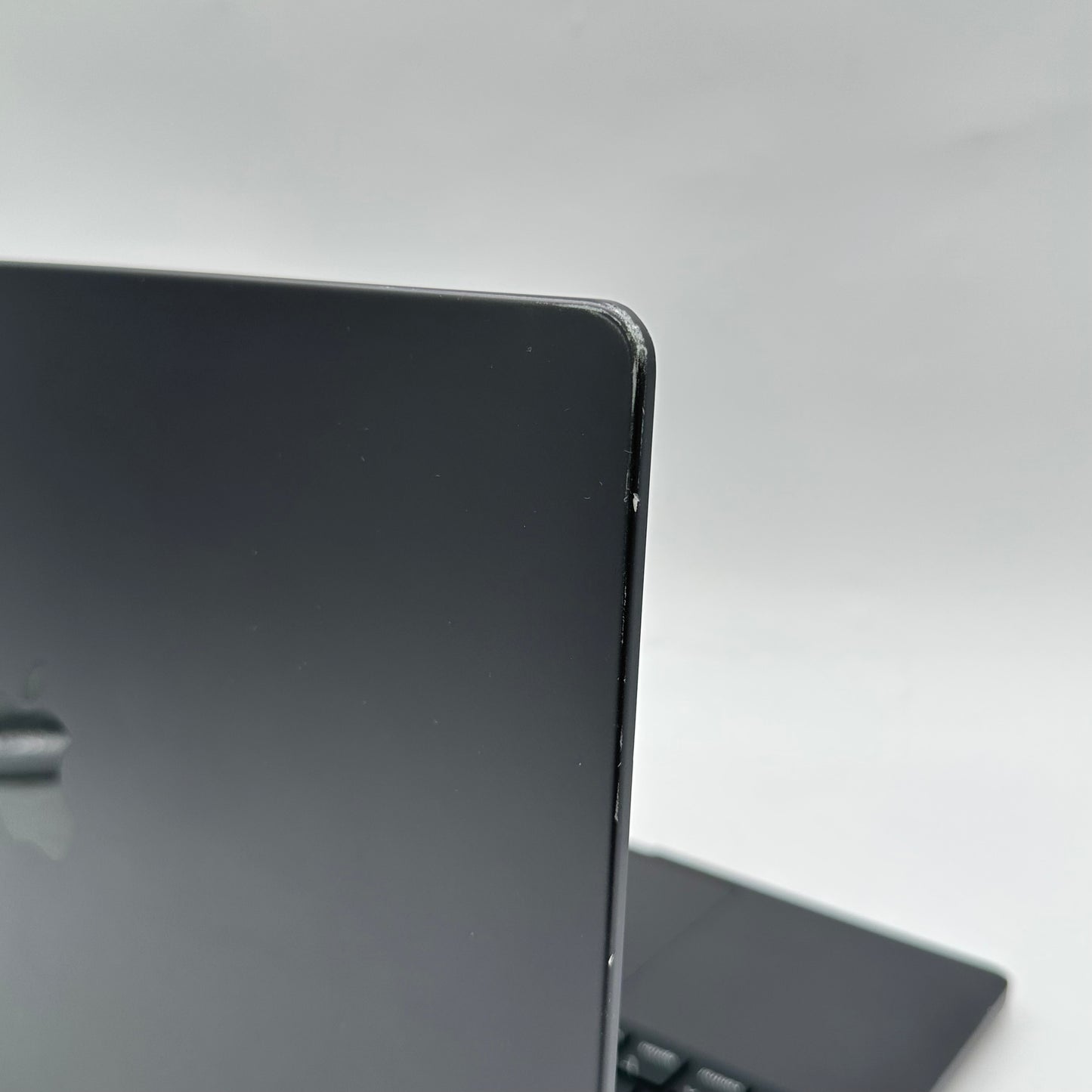 2023 Apple MacBook Pro 14" M3 Pro 14C GPU 4.0GHz 18GB RAM 512GB SSD A2992