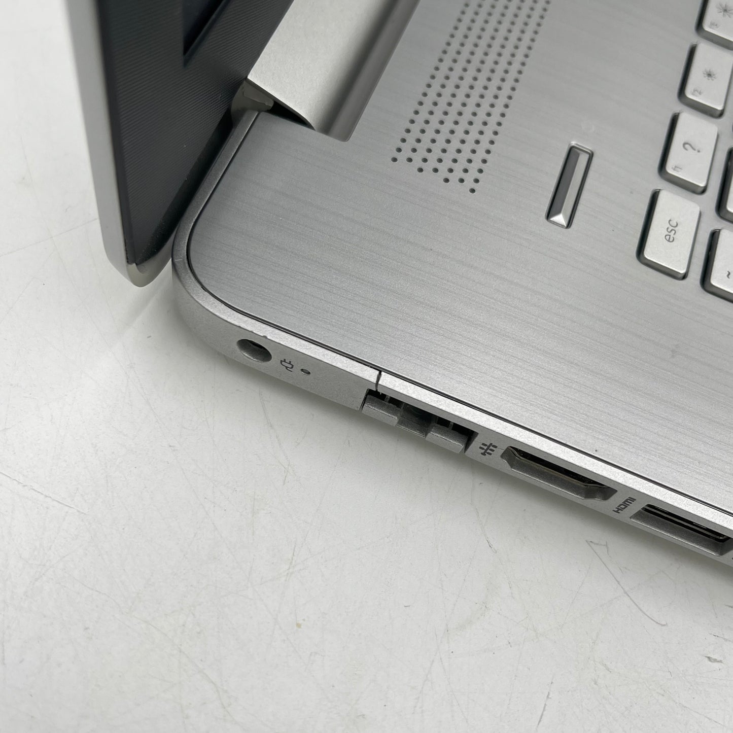 HP 17-by3065st 17.3" i5-1135G7 1.0GHz 8GB RAM 1TB HDD 120GB SSD