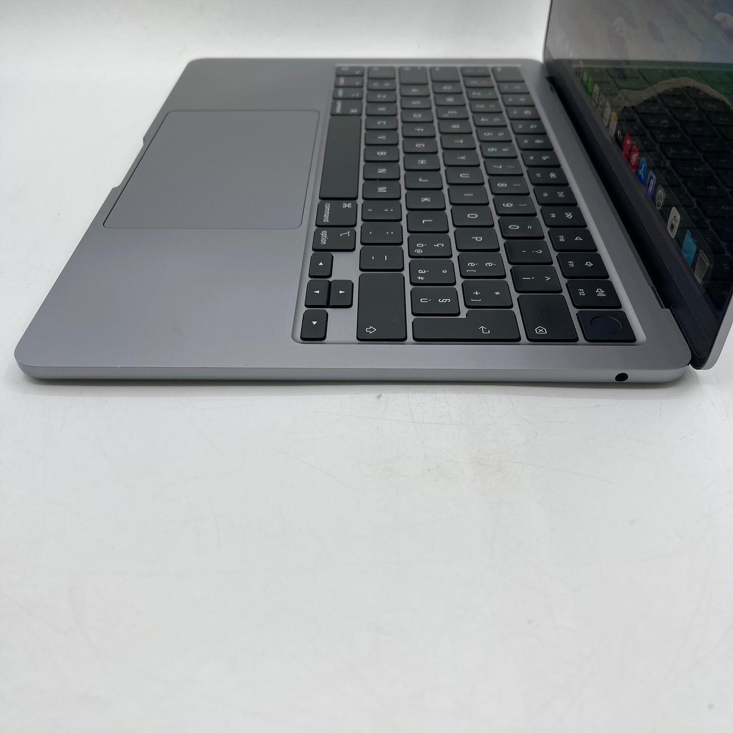 2022 Apple MacBook Air 13.6" M2 8C GPU 3.5GHz 8GB RAM 256GB SSD A2681