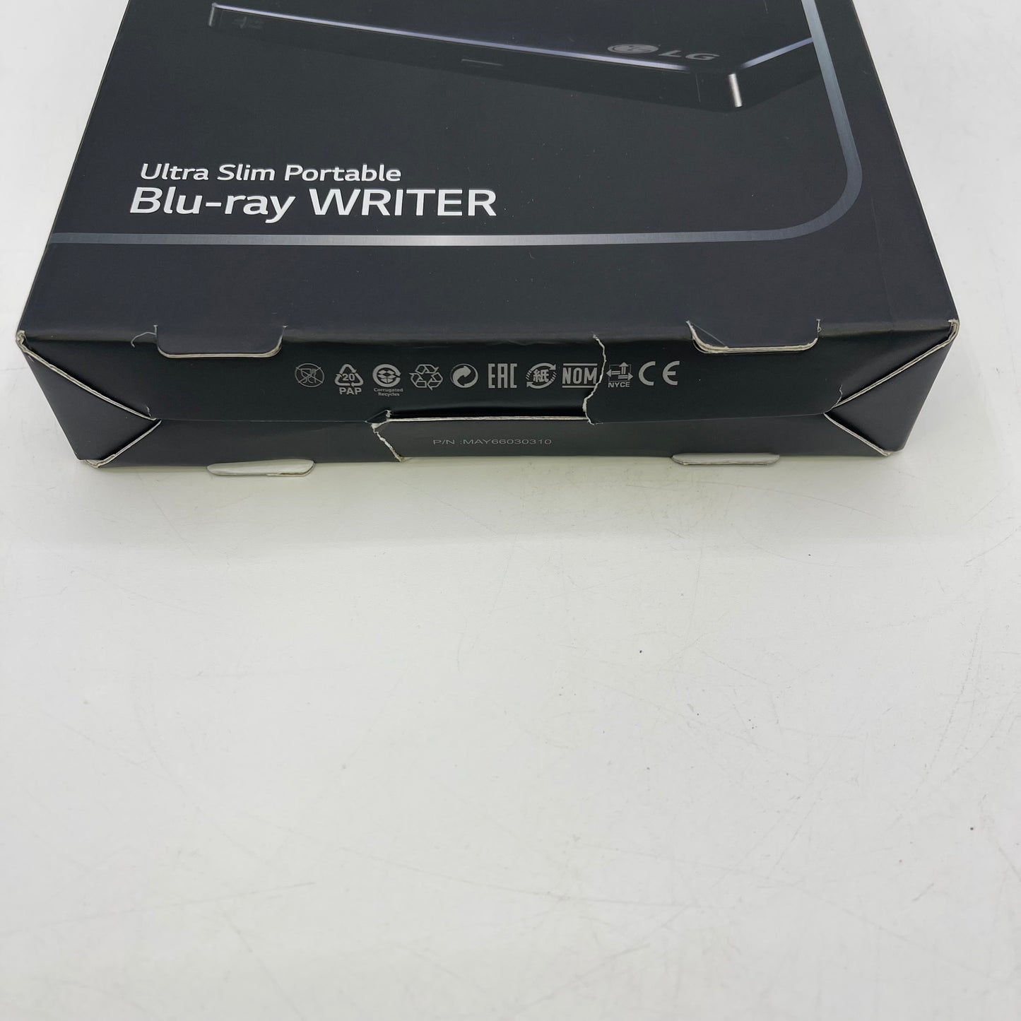 New LG Ultra Slim Portable Blu-ray/DVD Writer BP50NB40