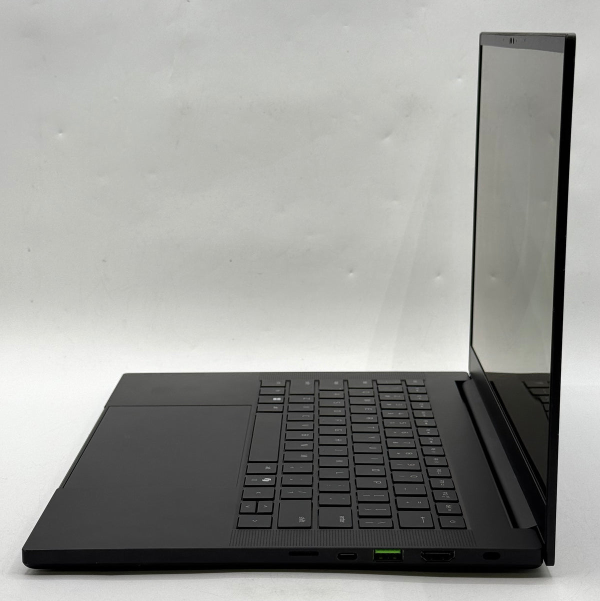 Razer Blade 14 RZ09-0530 14" Ryzen AI 9 365 64GB RAM 2TB SSD GeForce RTX 5070