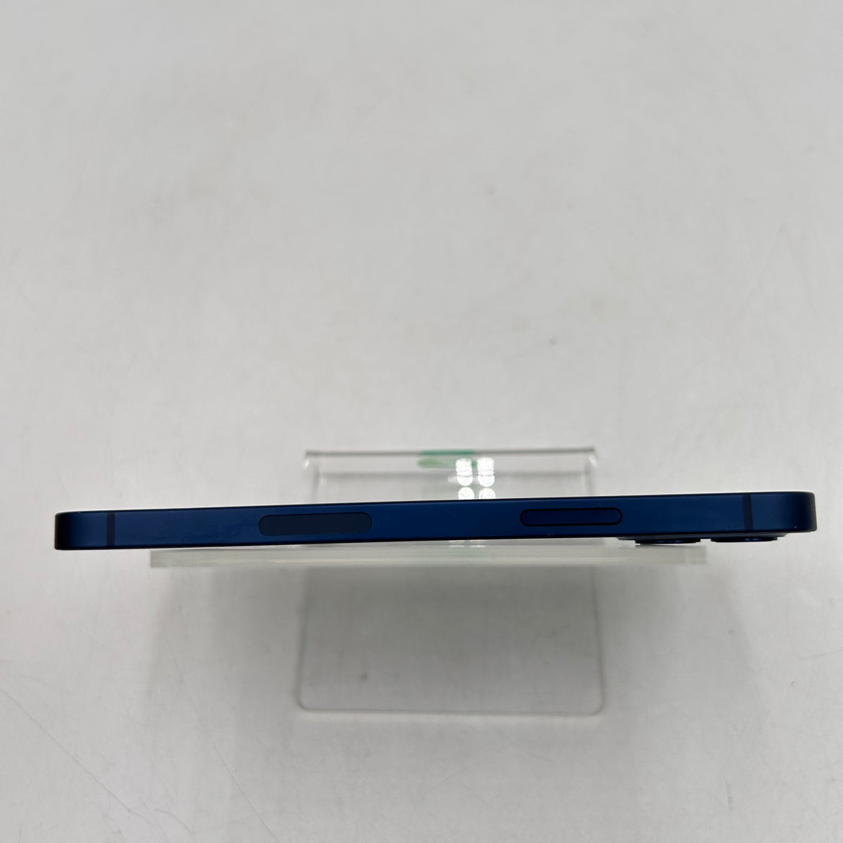 Factory Unlocked Apple iPhone 12 64GB Blue MGF73LL/A