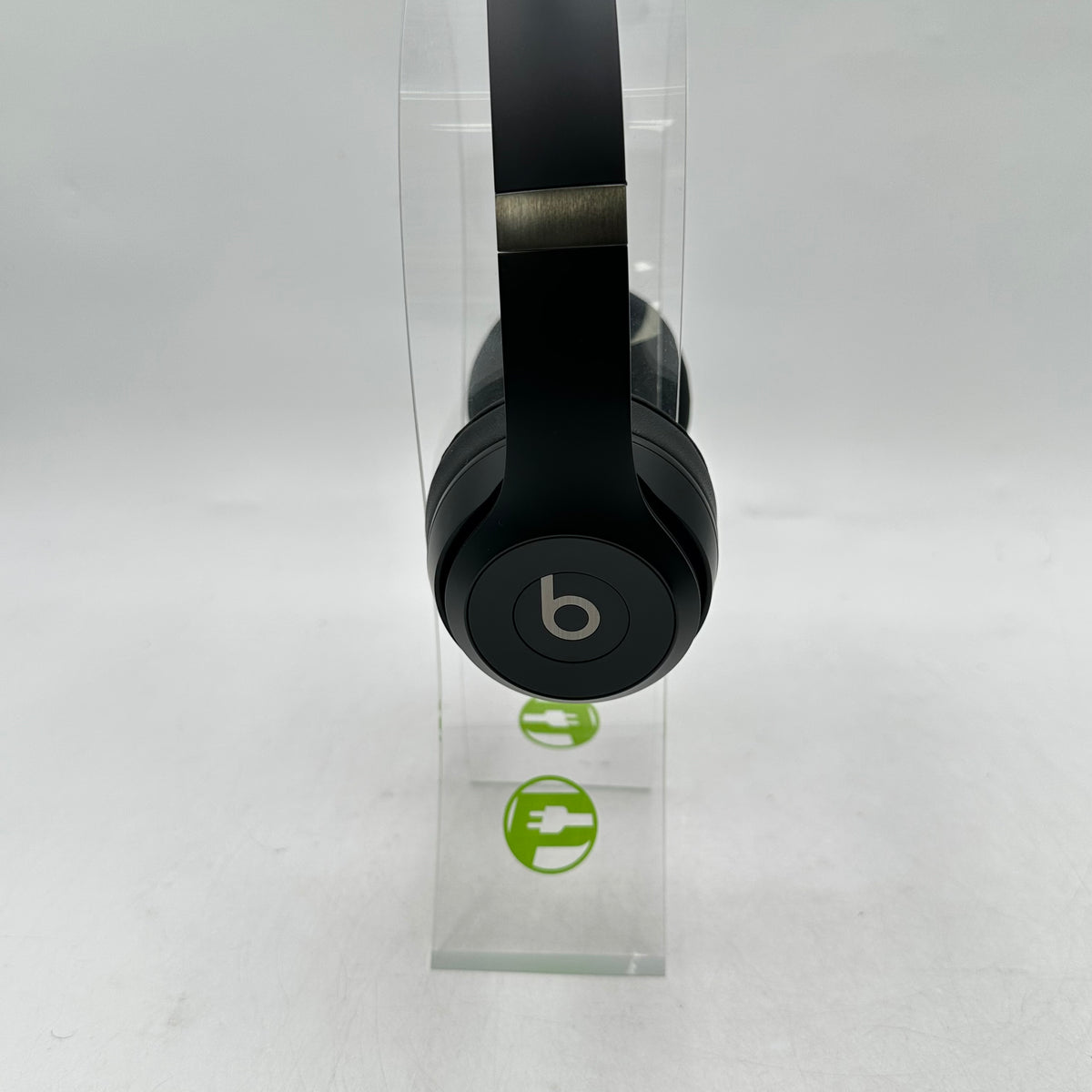 Beats Solo4 Wireless On-Ear Bluetooth Headphones Black MUW23LL/A