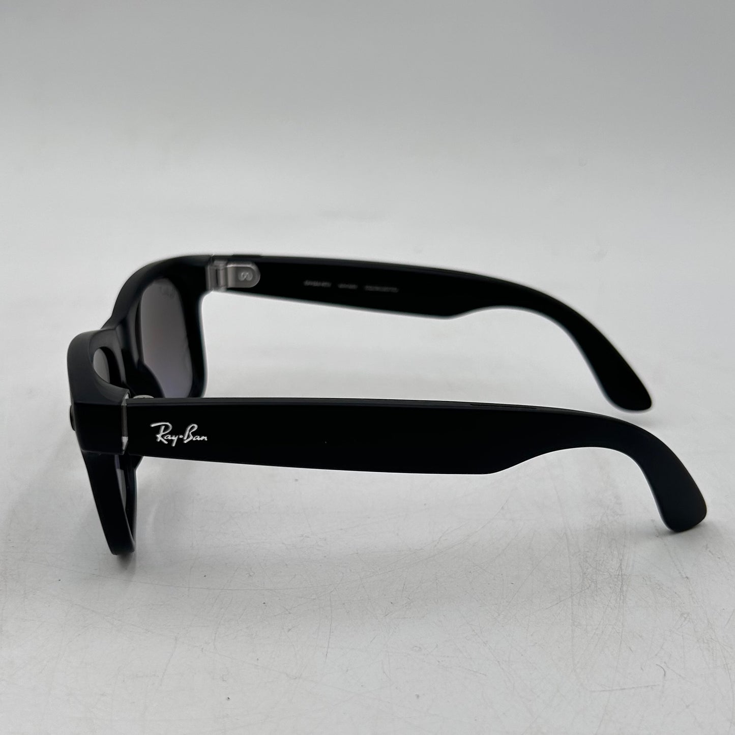 Ray-Ban Meta Wayfarer Gen 1 Matte Black Polarized RW4008 601ST3 AI Smart Glasses