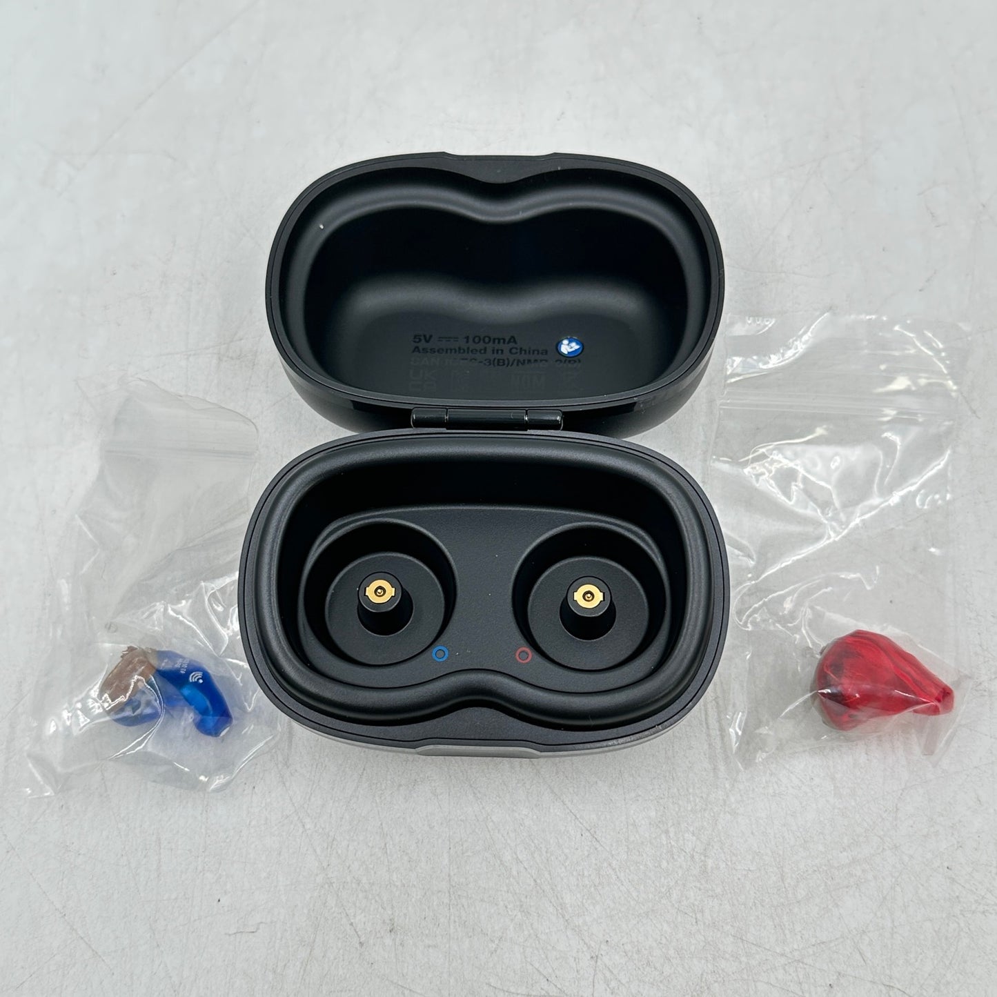 Starkey Genesis AI 16 ITC R 72045-SHT + Charger Like new