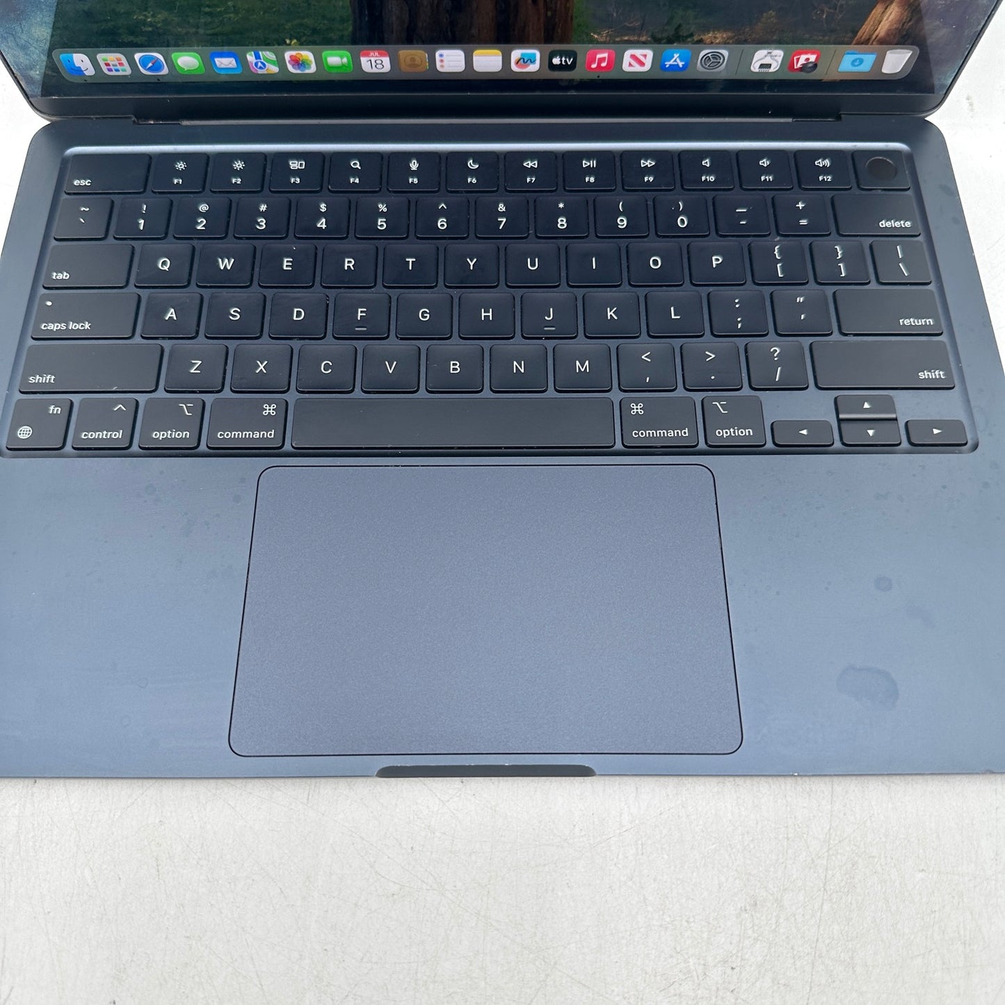 2022 Apple MacBook Air 13.6" M2 10C GPU 3.5GHz 8GB RAM 512GB SSD MLY43LL/A