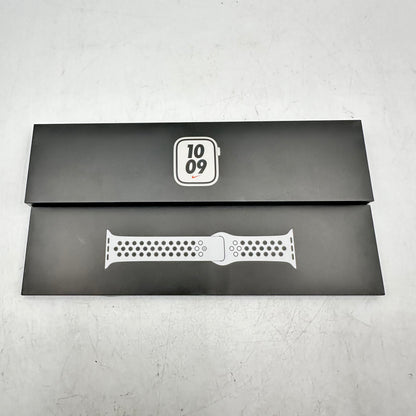 Factory Unlocked Apple Watch Nike Series 7 45MM Starlight Aluminum + Extras READ