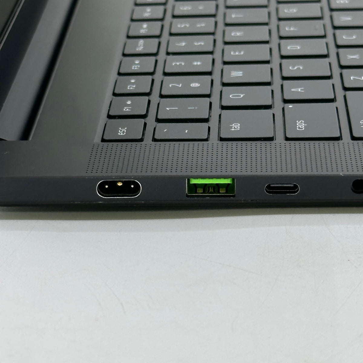 Razer Blade 14 Ryzen AI 9 365 2.0GHz 64GB RAM 2TB SSD GeForce RTX 5070