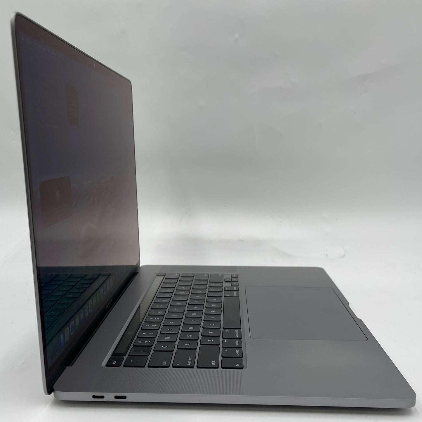 2019 Apple MacBook Pro 16" i9 2.3GHz 16GB RAM 1TB Silver A2141 Radeon Pro 5500M