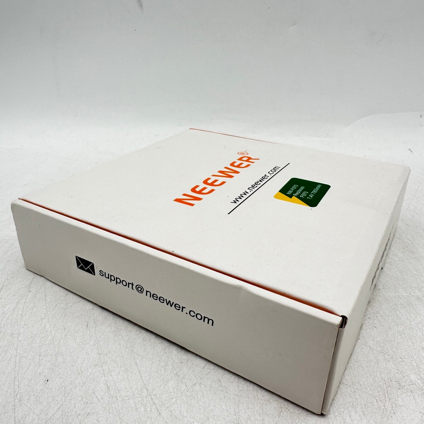 New Neewer NP-F970 7.4V 7800mAh USB Dual Fast Battery Charger with LCD
