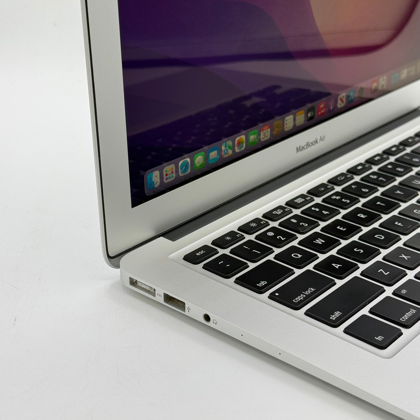 2017 Apple MacBook Air 13.3" i5 1.8GHz 8GB RAM 128GB SSD Silver A1466