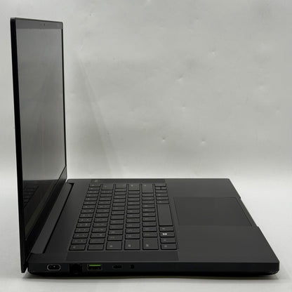 Razer Blade 15 Base RZ09-0328 15.6 i7-10750H 16GB RAM 512GB SSD GeForce RTX 2060