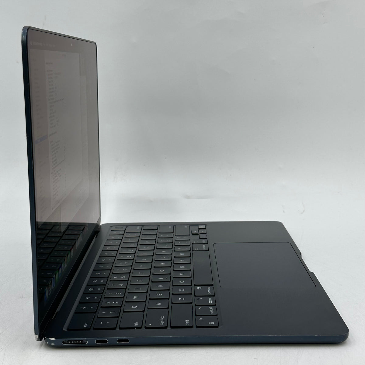 2022 Apple MacBook Air 13.6" M2 8C GPU 3.5GHz 8GB RAM 256GB SSD A2681