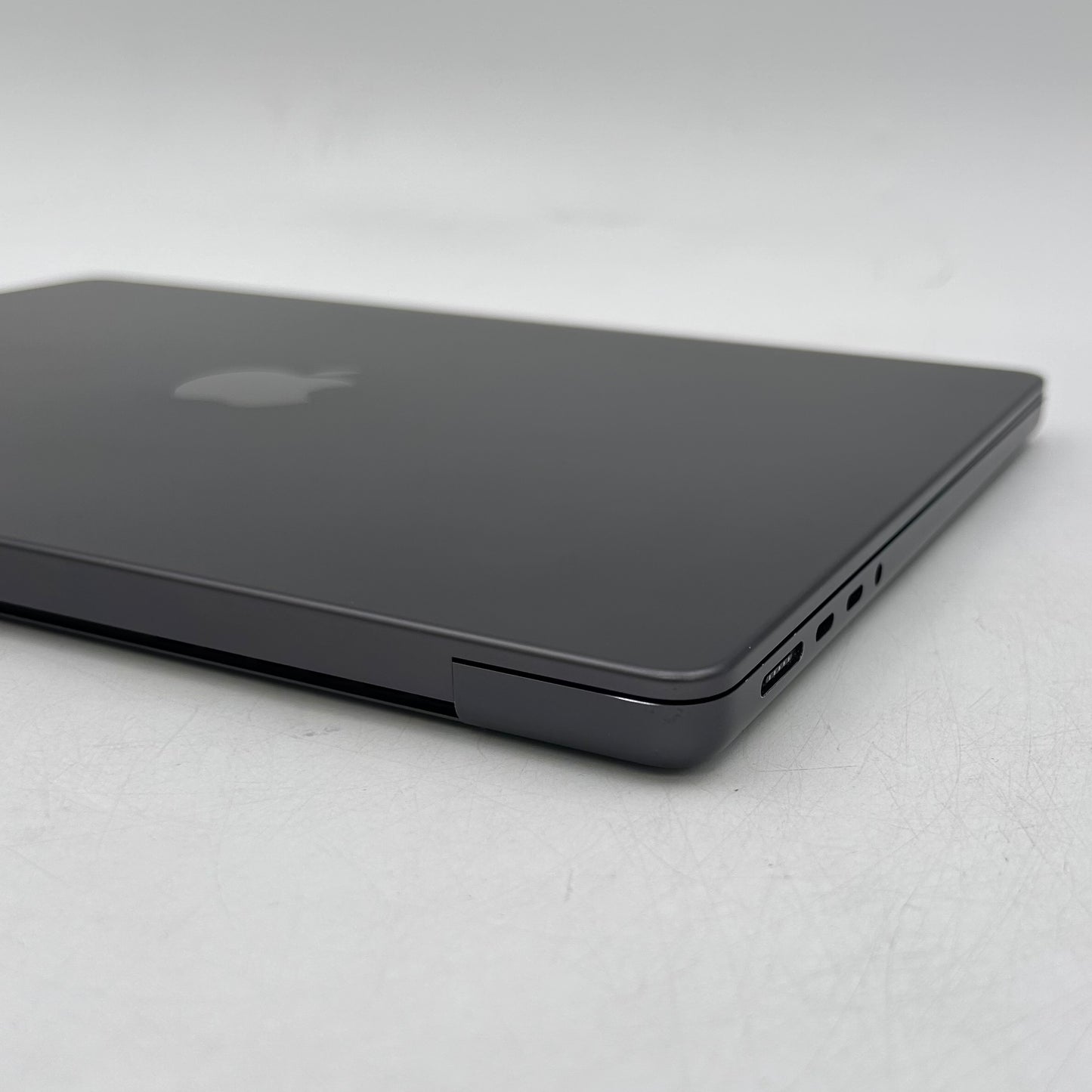 2023 Apple MacBook Pro 14" M3 Pro 14C GPU 4.0GHz 18GB RAM 512GB SSD A2992