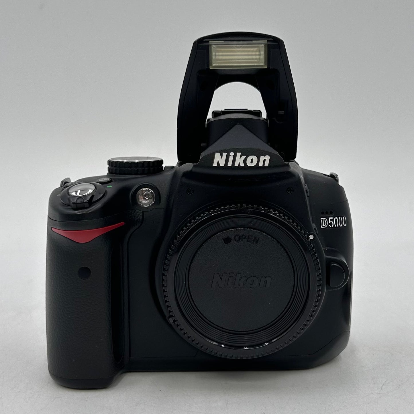 Nikon D5000 13.3MP Digital SLR DSLR Camera w/ Nikkor 18-55mm lens