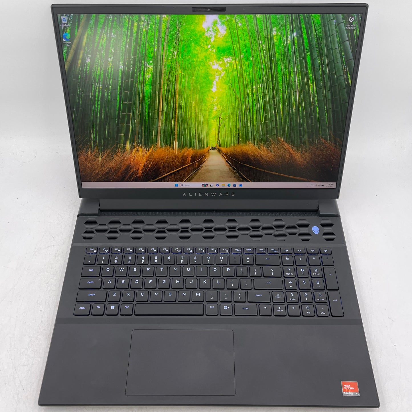 Alienware M18 R1 18" Ryzen 9 7845HX 3.0GHz 32GB RAM 1TB SSD GeForce RTX 4070